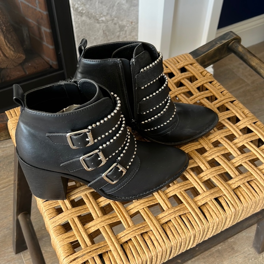 NWOT Steve Madden brand new no tag boots